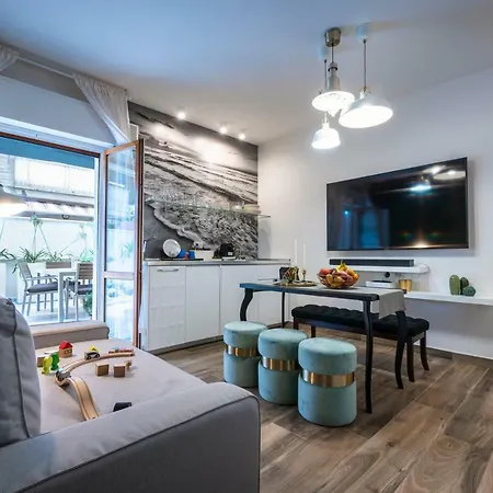 Alga 5-star Boutique Steps From The Sea