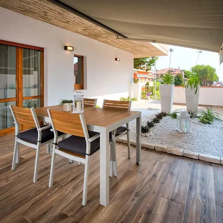 Alga 5-star Boutique Steps From The Sea * Martinsicuro